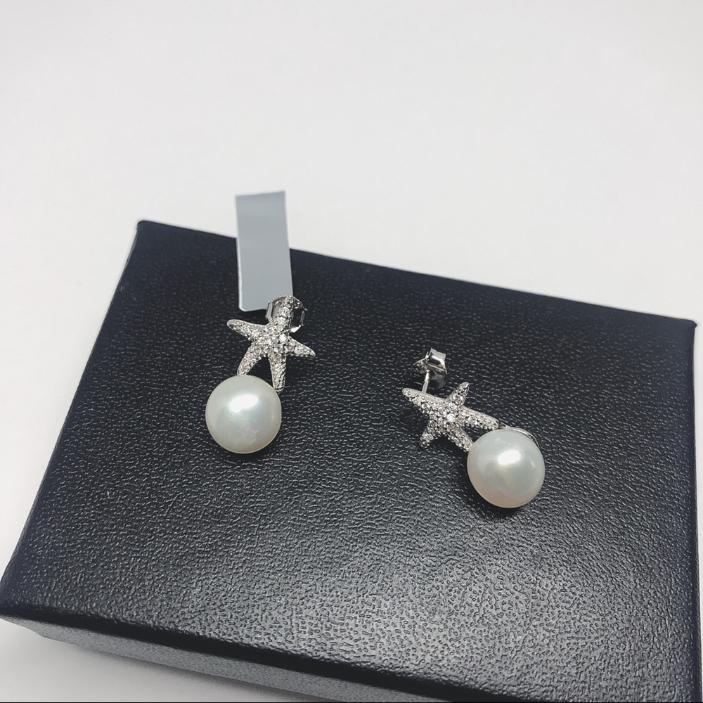 SUMMER LOVIN STUDS PEARL STUD EARRING - Picture 4 of 8